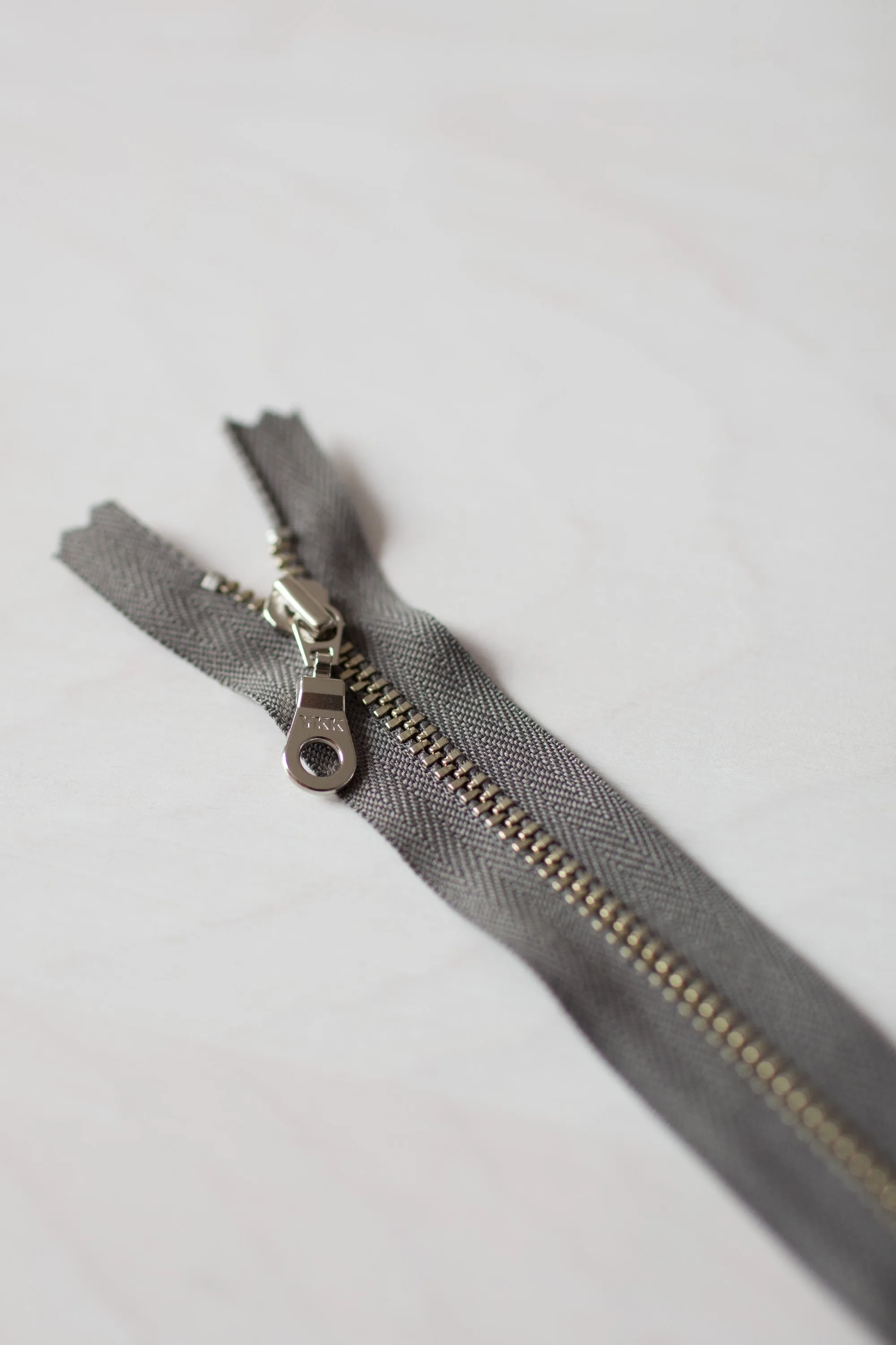 4"/10 cm Metal Zipper