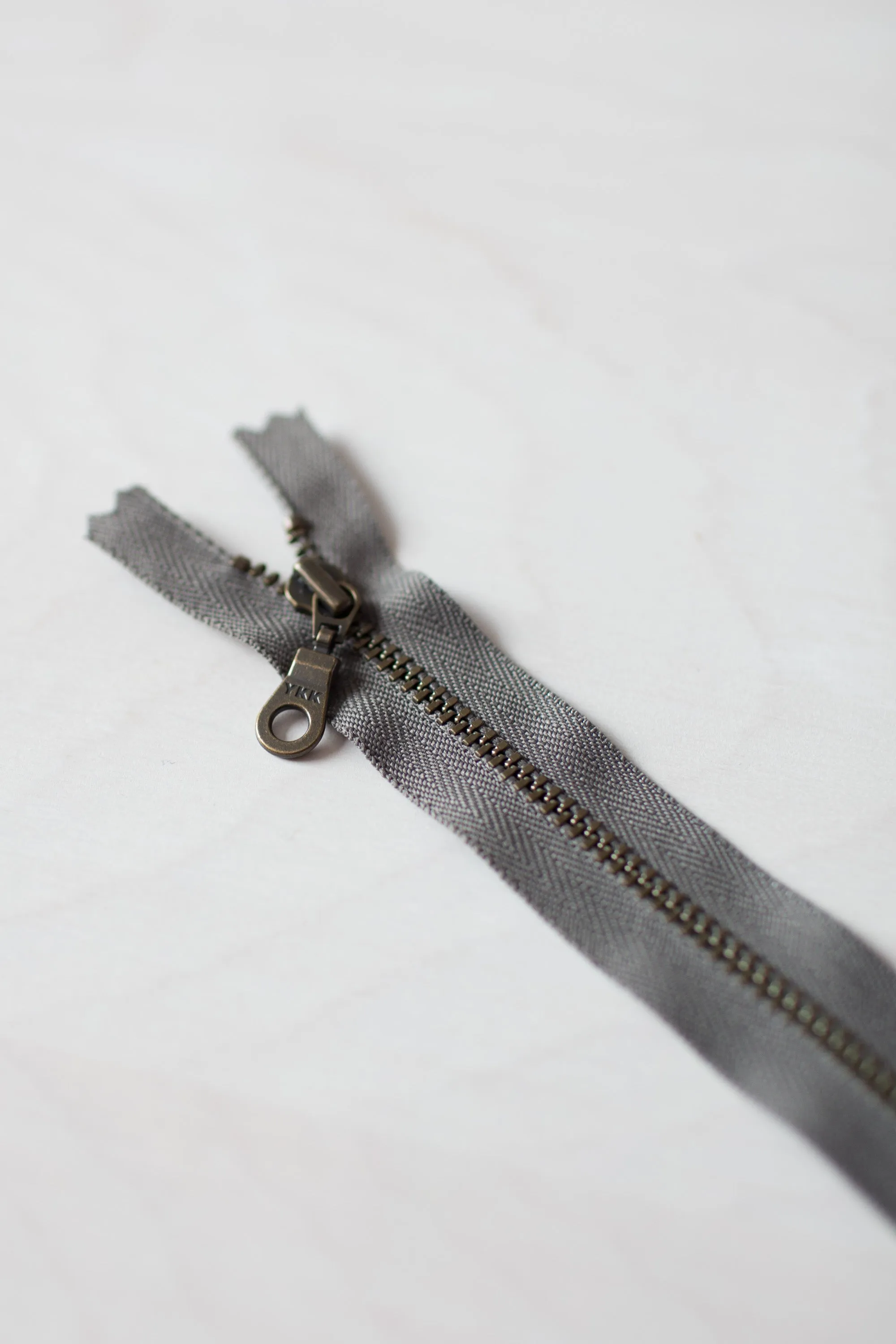 4"/10 cm Metal Zipper