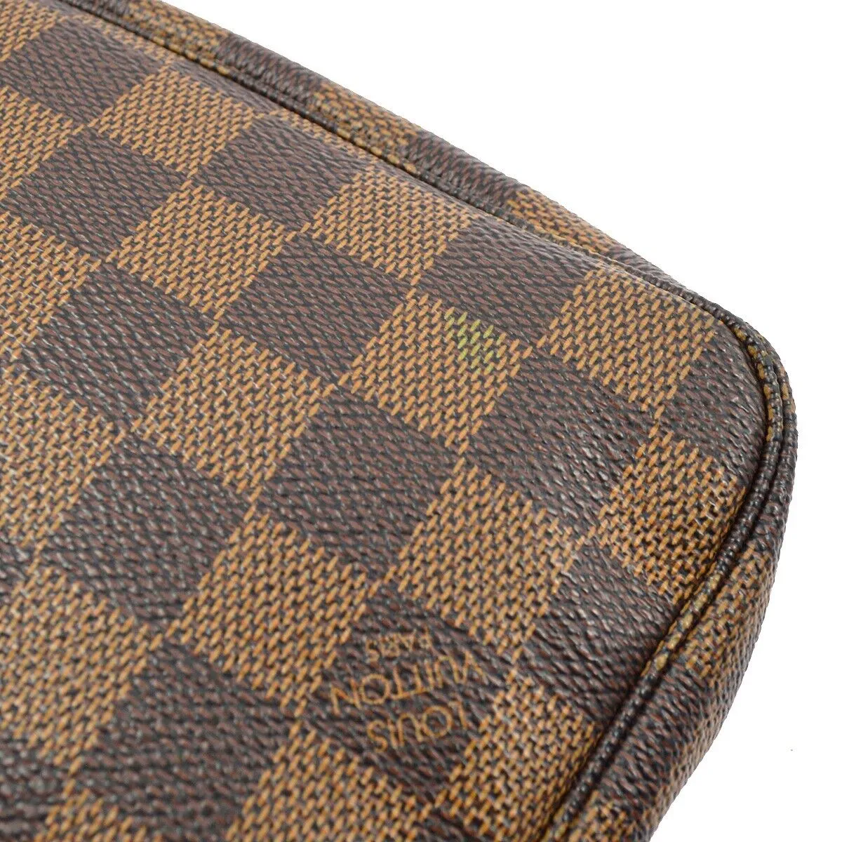 Louis Vuitton Damier Pochette